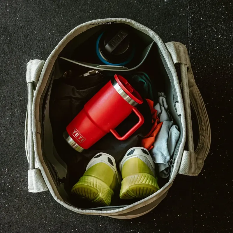 Yeti Rambler 2.0 20oz Travel Mug in Pampa Green-5