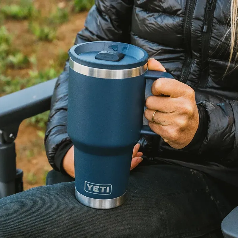 Yeti Rambler 2.0 20oz Travel Mug in Rescue Red-10