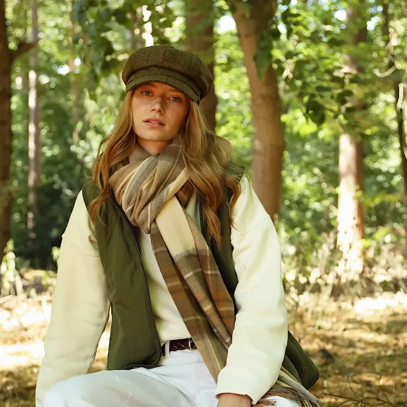 Hicks and Brown Higham Tweed Baker Boy Cap in Fern-1
