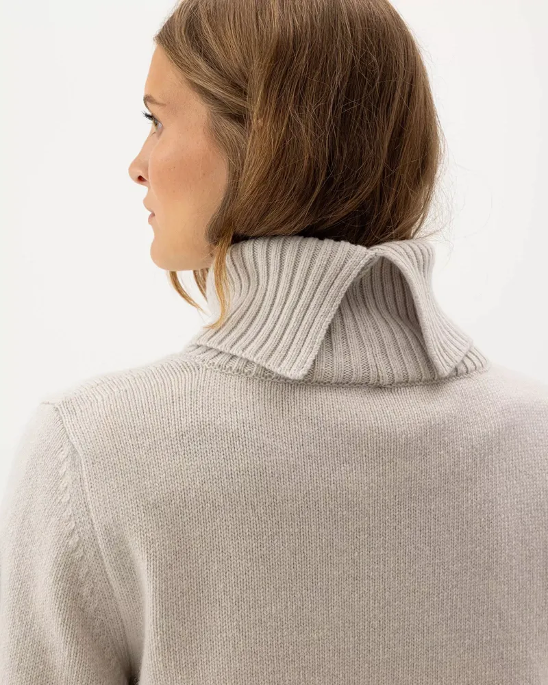 Holebrook Ellie Turtle Neck WP in Pearl-3
