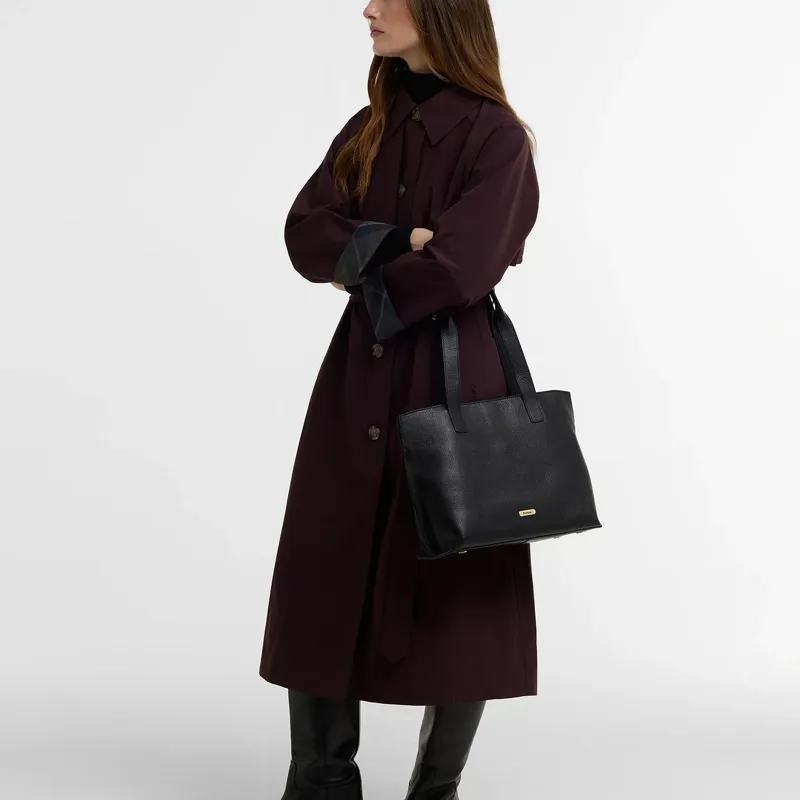 Barbour Alder Leather Tote Bag Large in Black-4