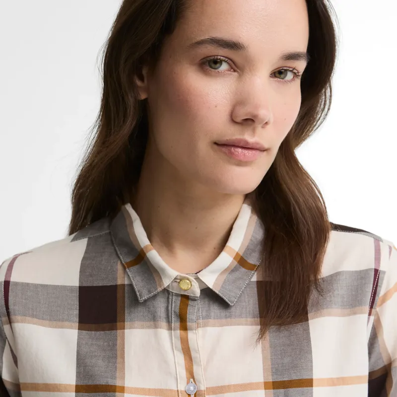 Barbour Moorland Relaxed Long-Sleeved Shirt in Ecru Muted Tartan-3
