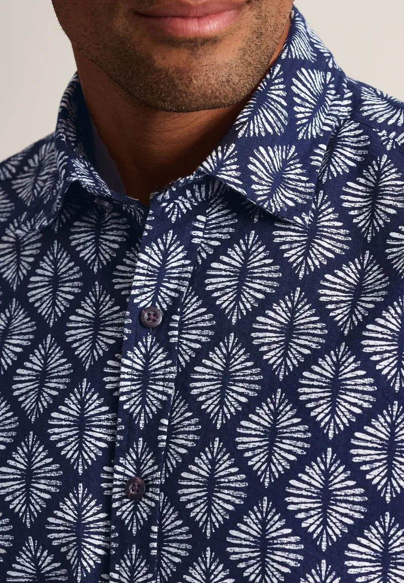 Brook Taverner Regular Fit Navy Geometric Print Seersucker Short Sleeve Shirt-2