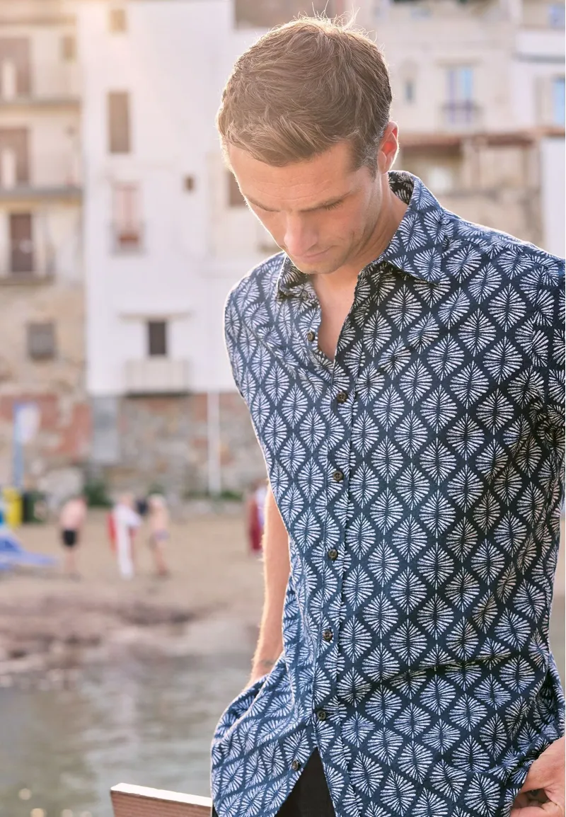 Brook Taverner Regular Fit Navy Geometric Print Seersucker Short Sleeve Shirt-7