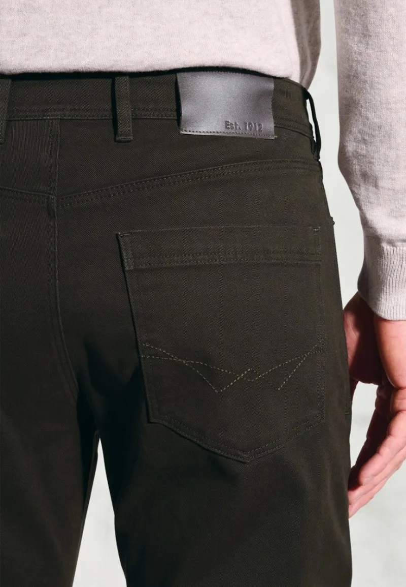 Brook Taverner Regular Fit Fredericks 5 Pocket Italian Twill Stretch Cotton Trousers in Khaki-3