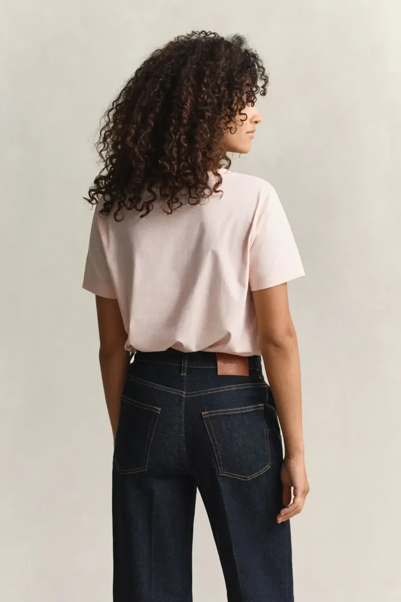 Gant Shield V-Neck T-Shirt Short Sleeve in Apricot Pink-3