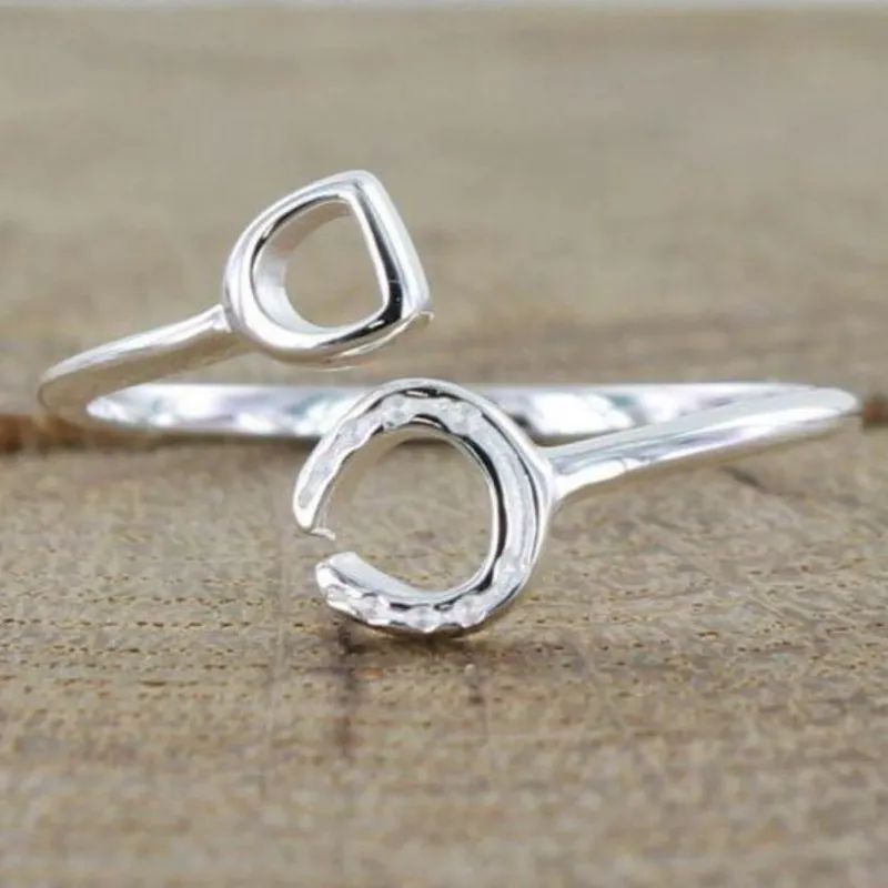 Reeves and Reeves Sterling Silver Stirrup and Horseshoe Ring