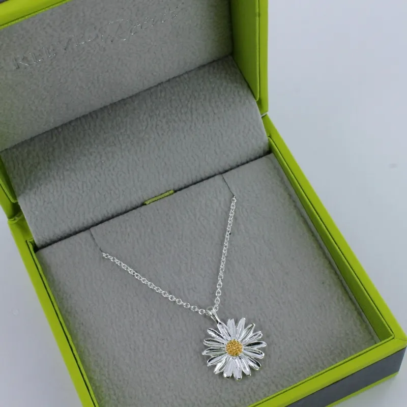 Reeves and Reeves Sterling Silver Daisy Necklace in Silver-1