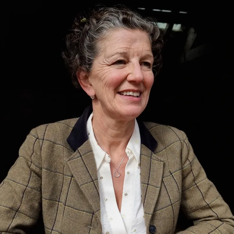 Reeves and Reeves Sterling Silver Horseshoe Necklace in Silver-1