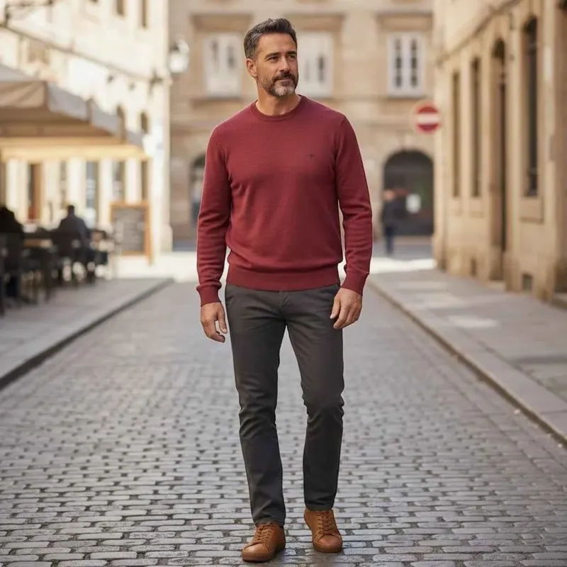 Fynch-Hatton Superfine O-Neck Men's Knitwear in Berry-4